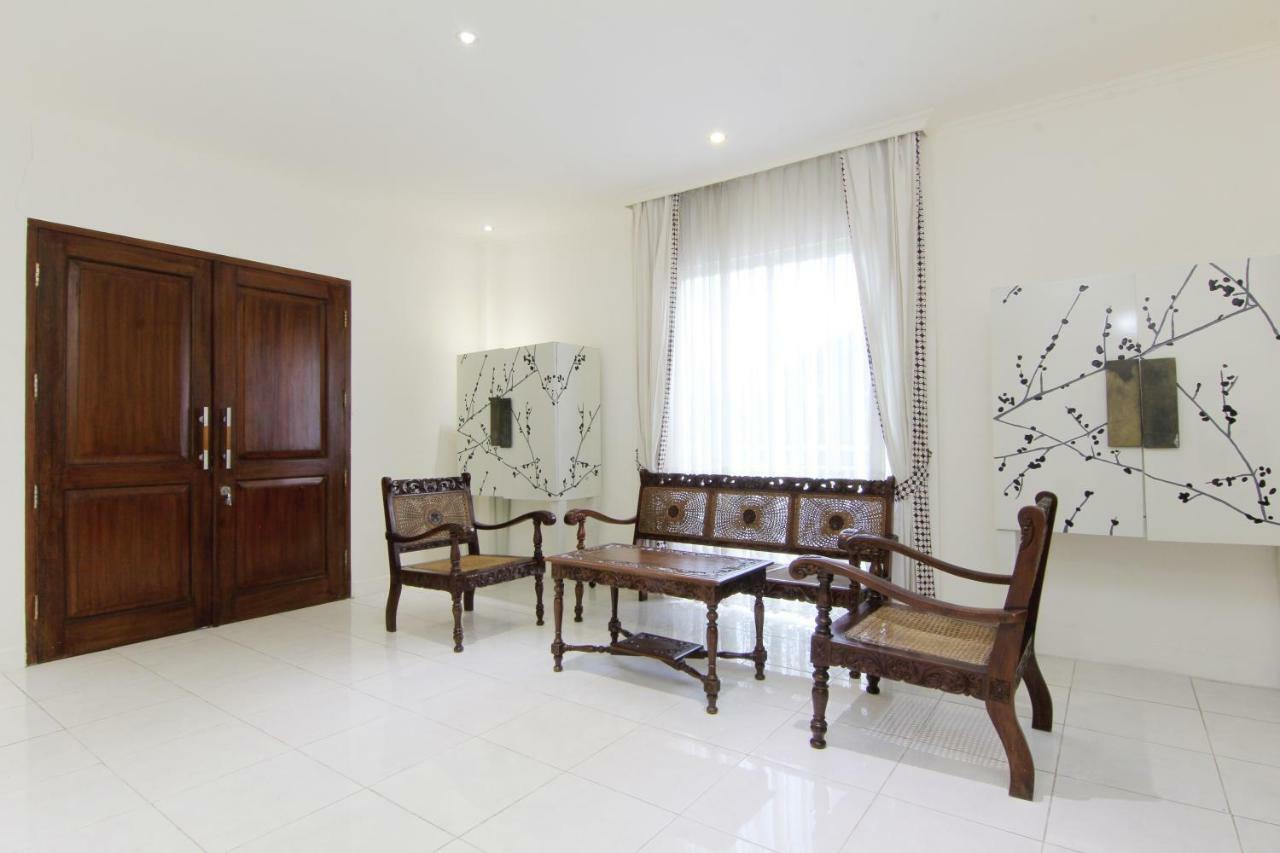 Hotel Marni Mulya Surakarta  Bagian luar foto